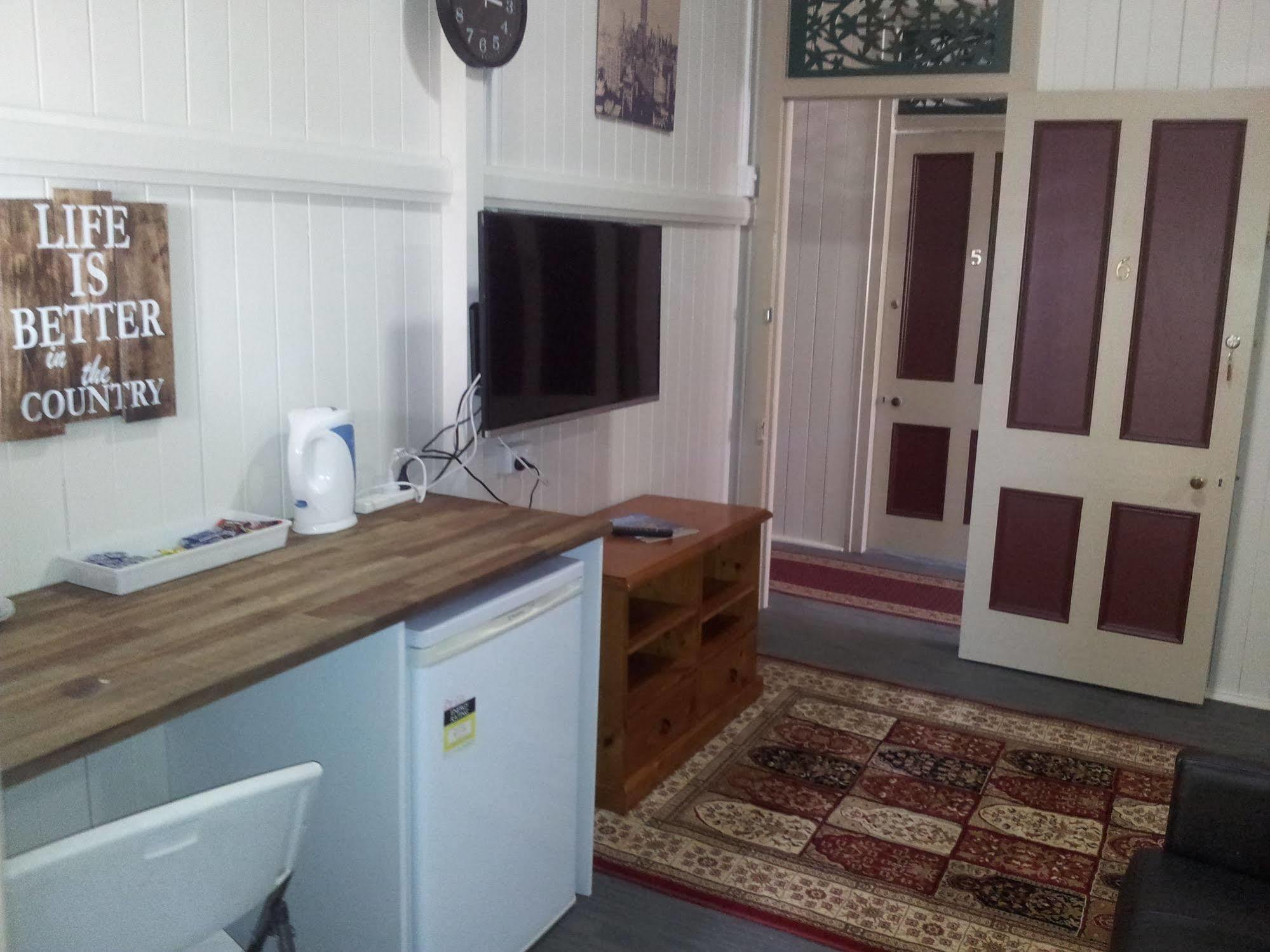 โรงแรมเอ็กซ์เชนจ์ ตูกูลาวาห์ Qld 4313 Toogoolawah ภายนอก รูปภาพ
